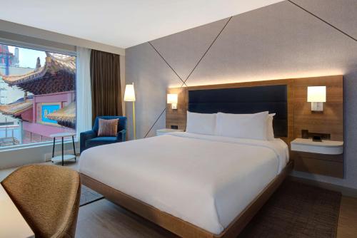 Hampton Inn Montreal Downtown, Qc Image