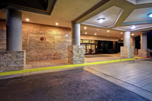 Imagen de la galería de DoubleTree by Hilton Pleasanton at The Club, en Pleasanton