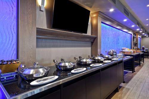Imagen de la galería de DoubleTree by Hilton Pleasanton at The Club, en Pleasanton