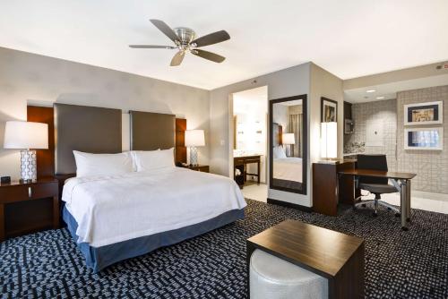 Katil atau katil-katil dalam bilik di Homewood Suites by Hilton Birmingham Downtown Near UAB