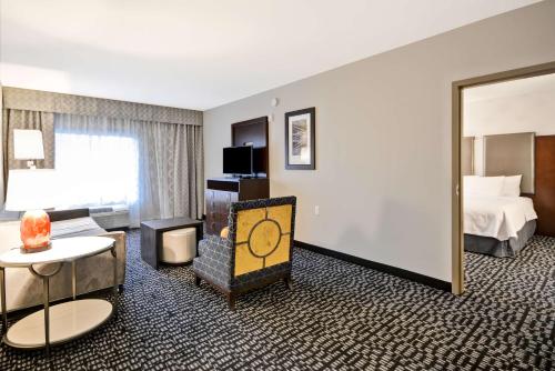Katil atau katil-katil dalam bilik di Homewood Suites by Hilton Birmingham Downtown Near UAB