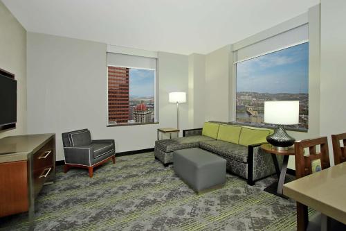 Embassy Suites Pittsburgh-Downtown Image