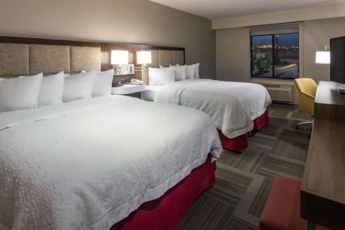Postel nebo postele na pokoji v ubytování Hampton Inn Lehi-Thanksgiving Point