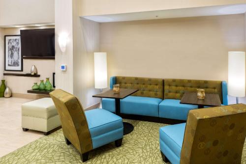 Χώρος καθιστικού στο Hampton Inn & Suites New Albany Columbus