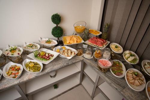 Makanan di atau berdekatan hotel