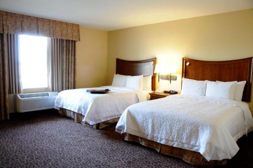 Katil atau katil-katil dalam bilik di Hampton Inn & Suites Red Bluff