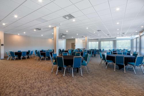 Espace de conférence ou salle de réunion dans l'établissement Hampton Inn & Suites Edmonton St. Albert, Ab