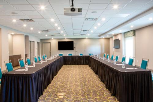 Espace de conférence ou salle de réunion dans l'établissement Hampton Inn & Suites Edmonton St. Albert, Ab