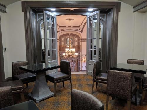 The Tudor Arms Hotel Cleveland - a DoubleTree by Hilton Image