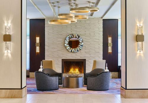 Hilton Los Angeles North-Glendale & Executive Meeting Center Image