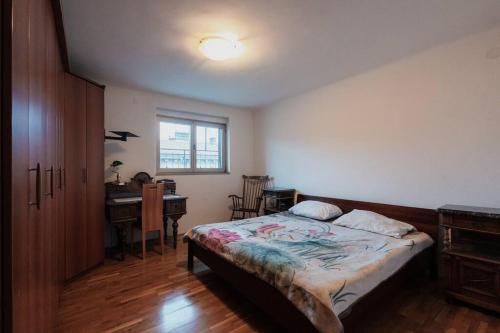 Spacious 3BR Apartment 5th floor