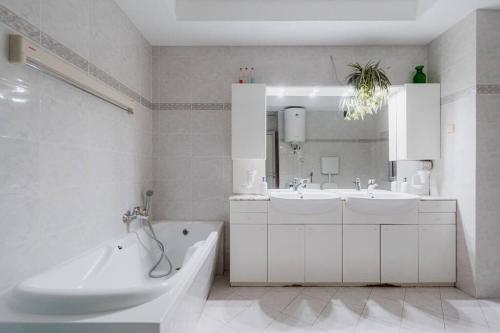 Spacious 3BR Apartment 5th floor