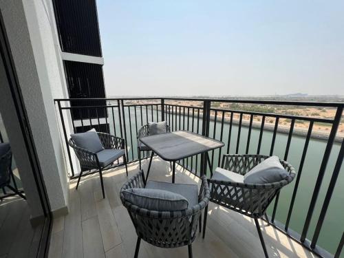Fotografie z fotogalerie ubytování Elegant Victorian Retreat in Yas with Full sea view v destinaci Abu Dhabi
