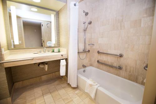 Hilton Los Angeles-Universal City photo 33