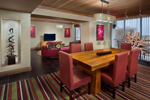 Hilton Palacio del Rio Image