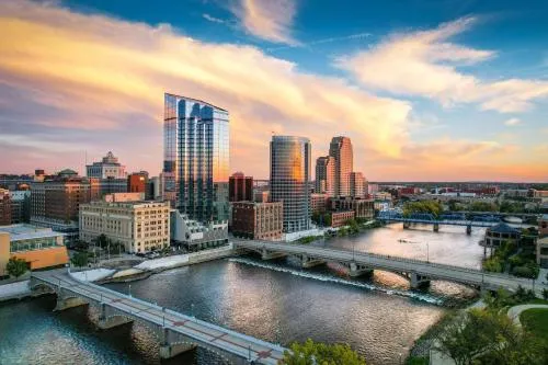 Amway Grand Plaza Hotel, Curio Collection by Hilton in Grand Rapids