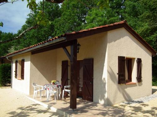 Detached house with dishwasher in south Dordogne