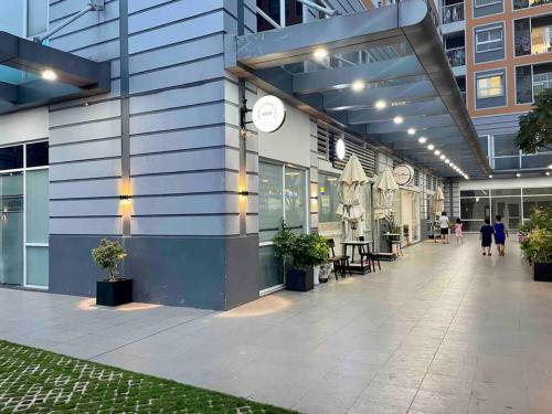 Sweet Luxury Condo 2 /Pool/ 5 Beds/Near Airport – Photos 4