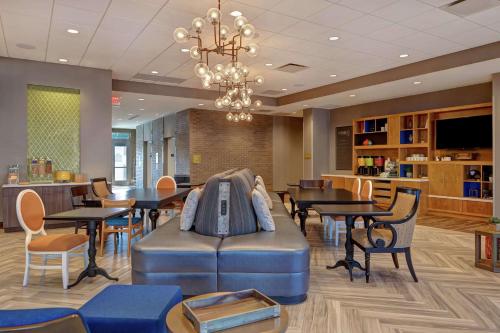 Home2 Suites By Hilton Charlotte Uptown Image