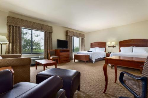 Postel nebo postele na pokoji v ubytování Hampton Inn & Suites Pharr