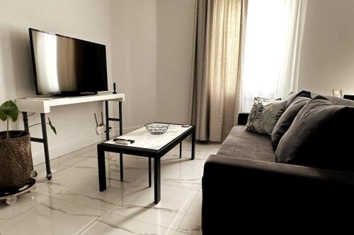 Atelier, an athenian apartment