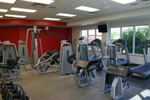 Gimnasio o equipo deportivo en DoubleTree by Hilton Jefferson City