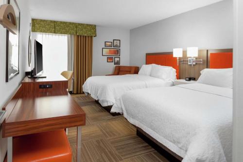 Postel nebo postele na pokoji v ubytování Hampton Inn Miami/Dadeland