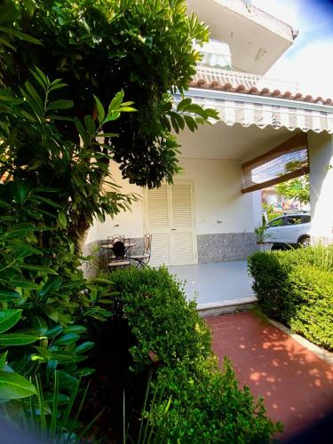 Κήπος έξω από το Casa vacanze Aurora