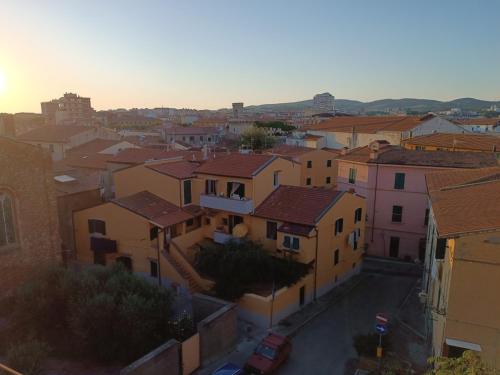 an aerial view of a city with buildings at La Vista Storica in Piombino