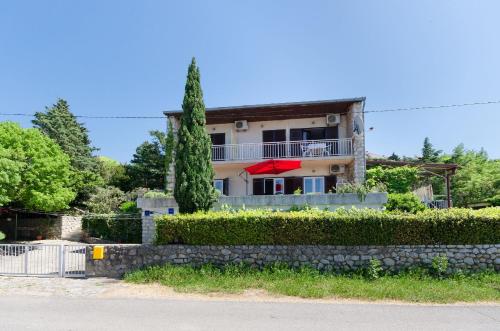 Apartments and Room Luka