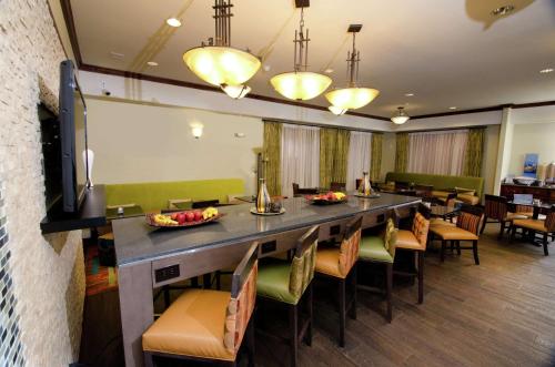 Hampton Inn & Suites Gallup – Photos 4