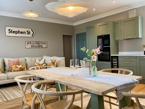 Gambar di galeri bagi Railway House York by Chateau Anna di York