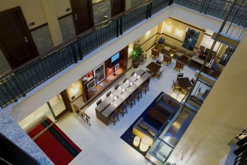 una vista aérea de un vestíbulo de un hotel en Hampton Inn & Suites Mexico City - Centro Historico en Ciudad de México