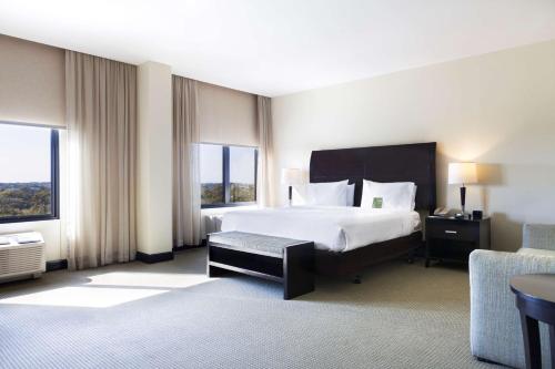 Llit o llits en una habitació de Hilton Garden Inn Guanacaste Airport