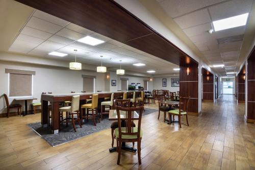 Restaurace v ubytování Hampton by Hilton San Juan del Rio