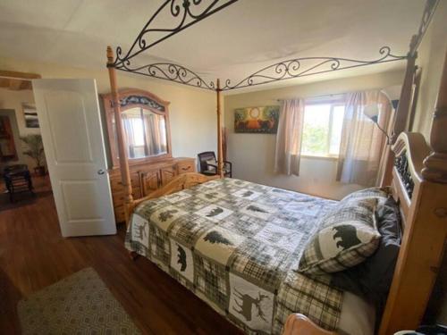 Легло или легла в стая в Beautiful Secluded Ranch style home
