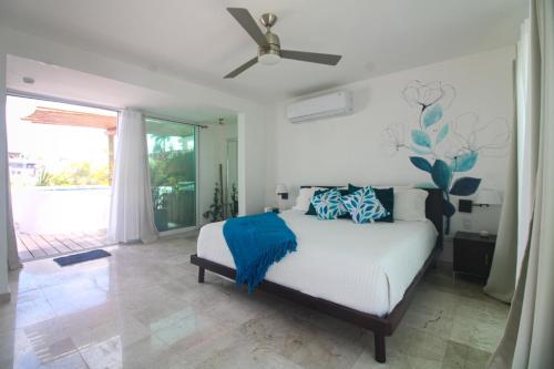 Postel nebo postele na pokoji v ubytování Penthouse with private pool