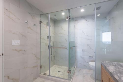  Koi Resort Saint Kitts, Curio Collection by Hilton -  Room  picture :   Tea/Coffee maker    Shower    Safety deposit box                           