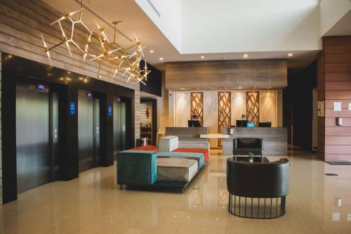 Lobbyen eller receptionen på Hilton Garden Inn Leon Poliforum