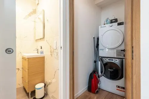 CASA REINE JEANNE- ideal groups & family -CENTRAL near train station - PARKING - New&CONFORT-AC photo 36
