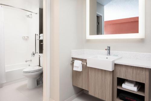 SpringHill Suites by Marriott Dallas Downtown / West End Image