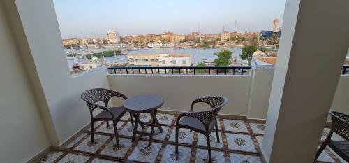 Un balcón o terraza en FADL Kato