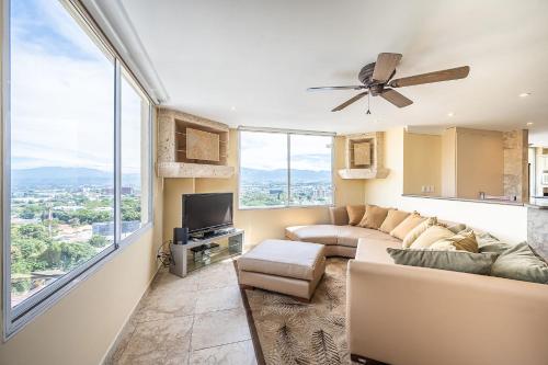 Escazú Escape- Pool parking and views – Photos 3