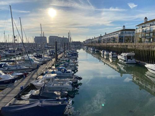 Sea Breeze in Brighton Marina with Free Parking photo 10