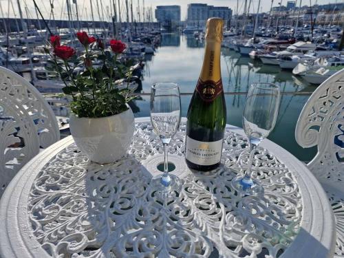 Sea Breeze in Brighton Marina with Free Parking photo 16