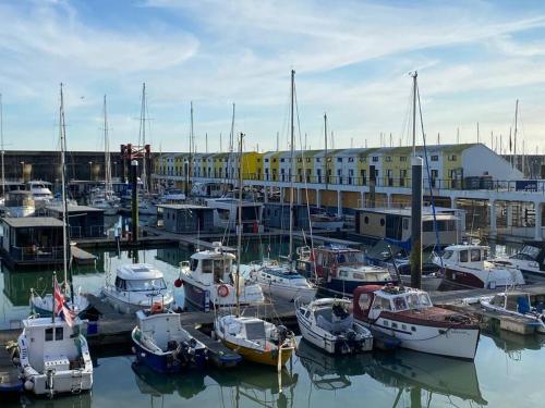Sea Breeze in Brighton Marina with Free Parking photo 51