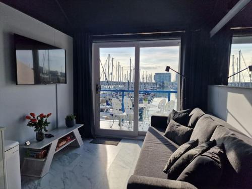 Sea Breeze in Brighton Marina with Free Parking photo 52