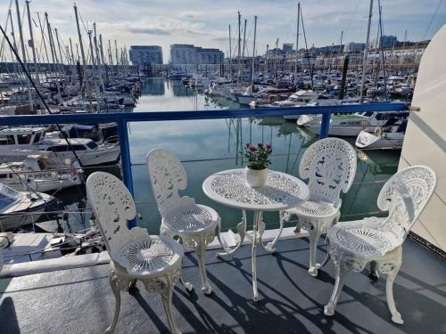 Sea Breeze in Brighton Marina with Free Parking photo 56