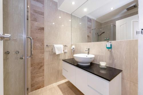 Ένα μπάνιο στο Adelaide Granada Motor Inn