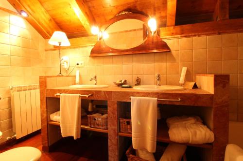 Koupelna v ubytování Abadia del Pirineo
